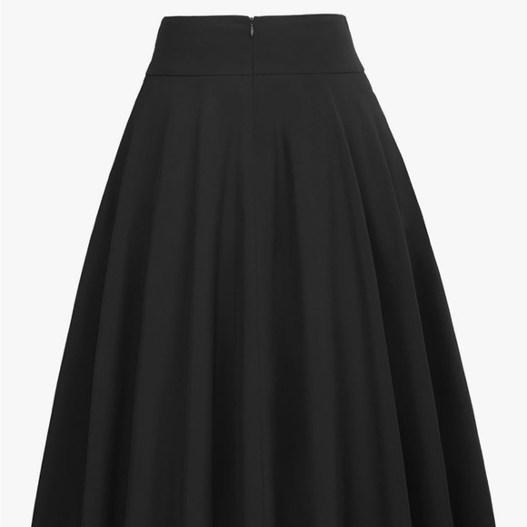 Chic Black A-Line Skirt with Bow Detail - Picture 5 of 6